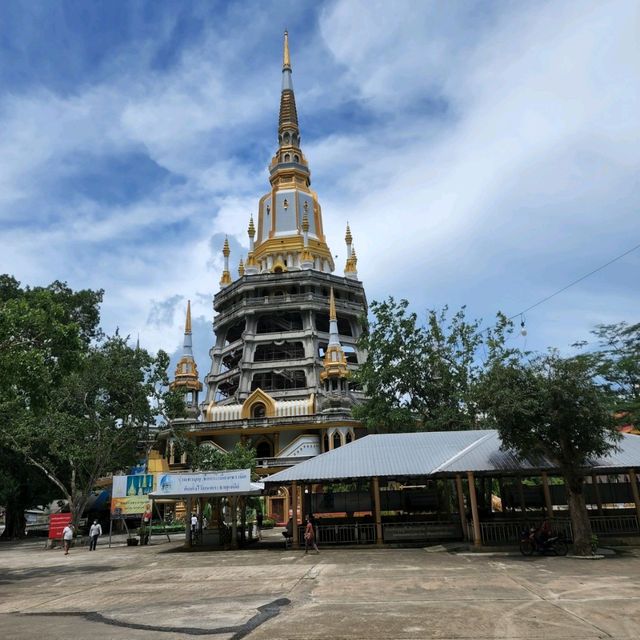 วัดถ้ำเสือ จังหวัดกระบี่