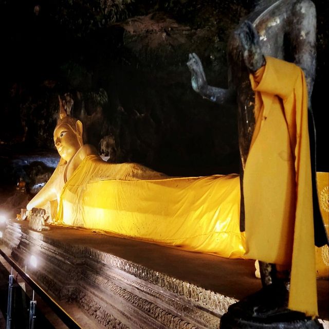 Suwan Khuha Temple / Buddha Cave