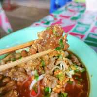 ร้านก๋วยเตี๋ยวเนื้อน้ำแดงสูตรโบราณลุงพร