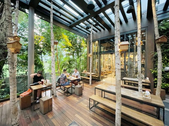 Forest nature vibes while you dine