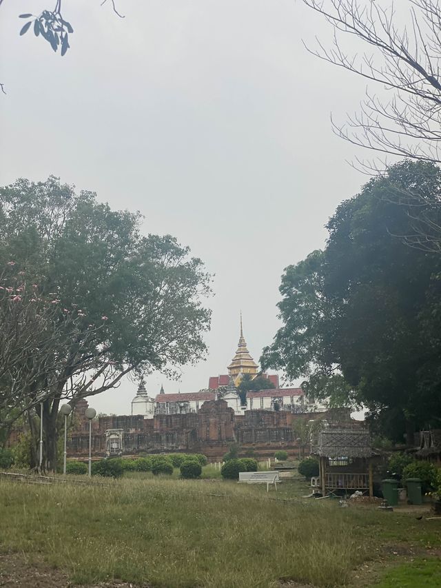 โบราณสถาน ปราสาทนครหลวง 