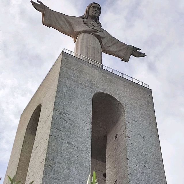 Jesus overlooking the city of Lisbon