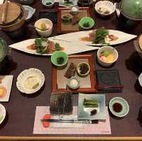 万座亭の夕食と朝食の様子
