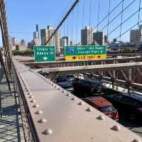 布魯克林大橋 Brooklyn Bridge 橫跨紐約百年地標懸索橋！ 