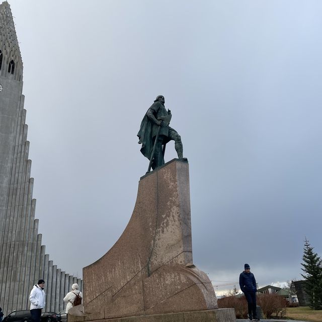 🇮🇸冰島遊記 設計靈感來自於冰島的火山噴發的教堂