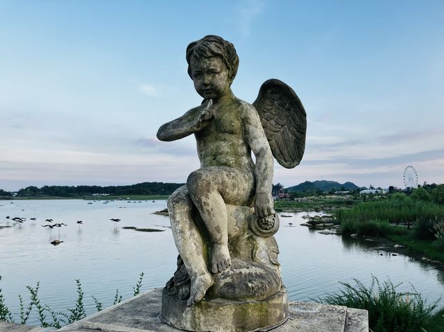 Ecological park at Yunman Int lake in Pingba. Ecological park at Yunman Int lake in Pingba.