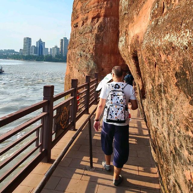 Sketching Leshan Buddha