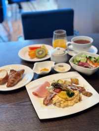 ザ・ゲートホテル雷門＊朝日の見えるロビーとレストランで朝食