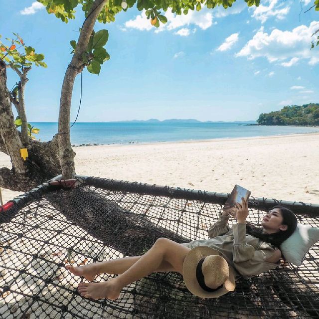 Andalay Beach Bar & Cafe กระบี่