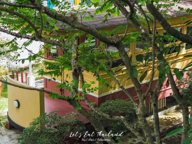 Lola Mui Cafe [หาดละไม] เค้กมาพร้าวอร่อยที่สุด