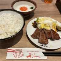 名古屋で仙台名物の牛タンランチ