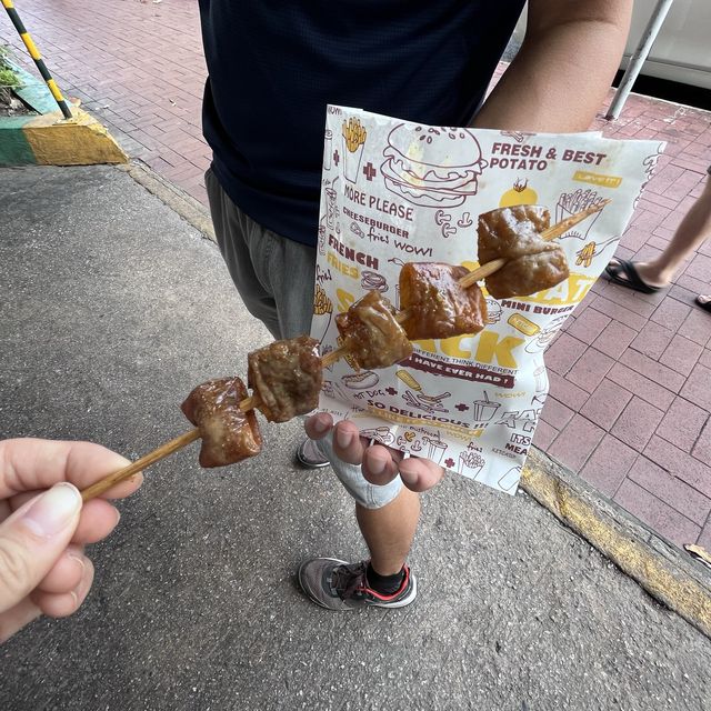 結合日式和台式的炸串烹調方法的串燒店