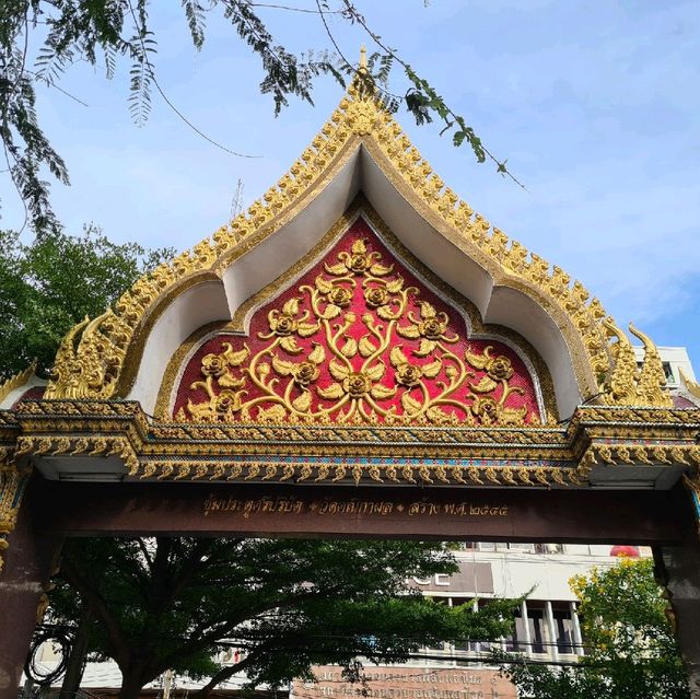 รายได้จากการค้าประเวณีมาลงขันกันสร้างวัด