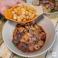 ก๋วยเตี๋ยวเรือแท้สุดแซ่บเข้มข้นจัดจ้านย่านนนทบุรี