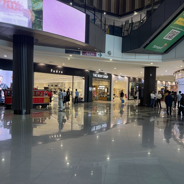 프놈펜 중,상류층의 쇼핑과 문화공간 “이온몰 SEN SOK”🛍