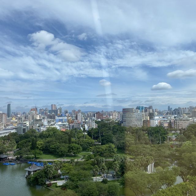 《台中》台中公園假日智選酒店！超讚台中公園景～