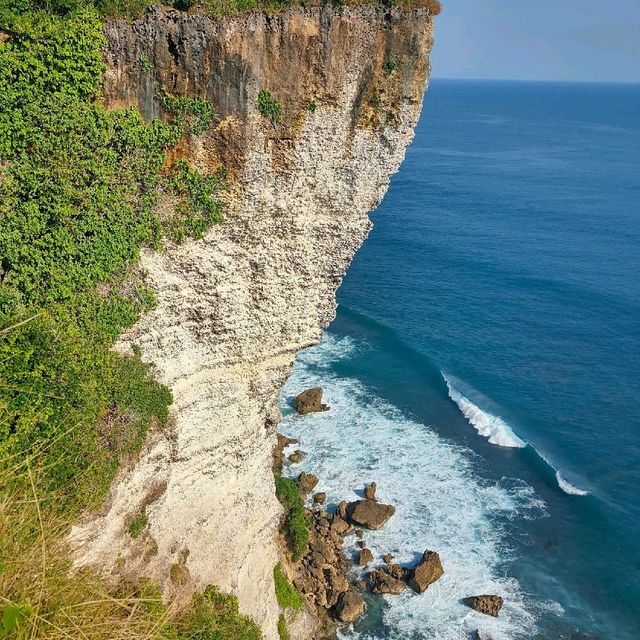 峇里島西南方夕陽美景！卡朗博馬懸崖，有懼高症者勿來！