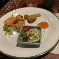 迪士尼大冒險家餐廳入面既半自助餐