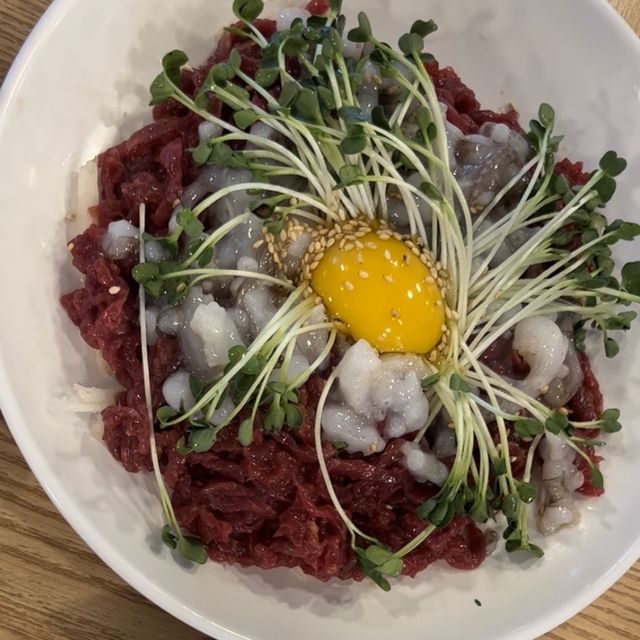 韓国/ソウル【広蔵市場】行列のできるユッケ専門店♡
