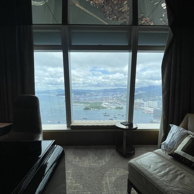 雲霄上的結婚紀念日 Ritz Carlton Staycation Stay and Dine Package