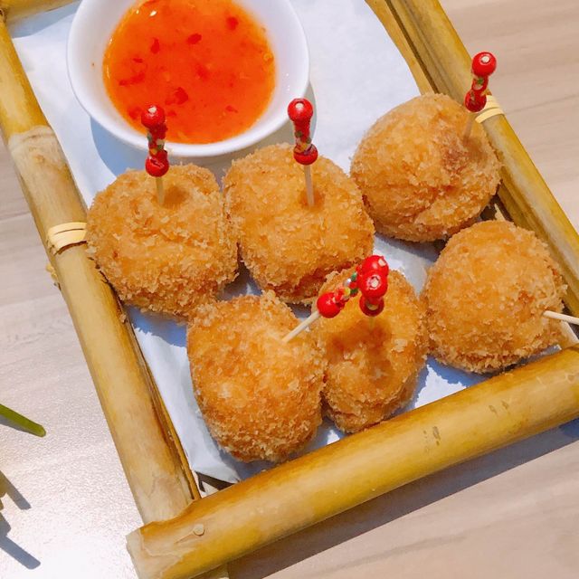 🇹🇭隱身在街頭裡的泰式火鍋店🍲 Rolling Thai 泰滾 Rolling Thai 泰式火鍋(南京店）