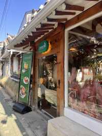 韓国/ソウル【益善洞】キリンやライオンのオブジェがある🦒🦁広々としたカフェ