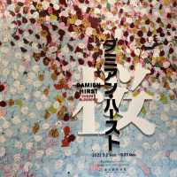 【東京】今注目のダミアンハースト 桜展