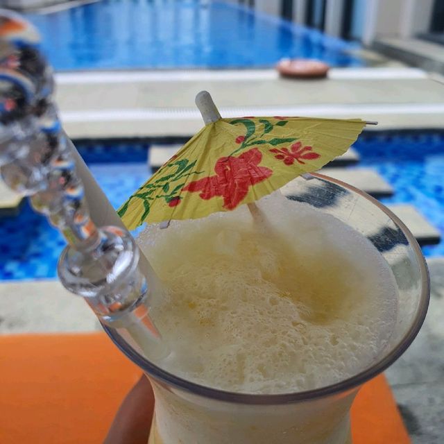 다낭 포포인츠 호텔 루프탑 수영장에서 즐거운 시간 (with.칵테일🍸)