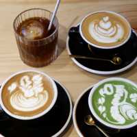 簡約木系中式Cafe