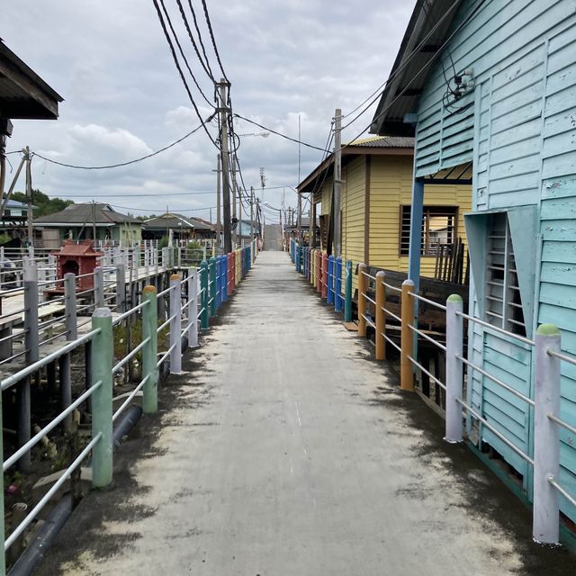 Ride 🚴🏻‍♀️ + Explore = 🦀 🏝 and foooood