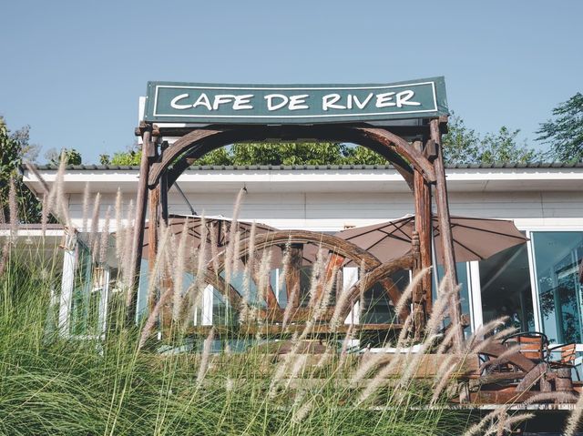 Cafe De River