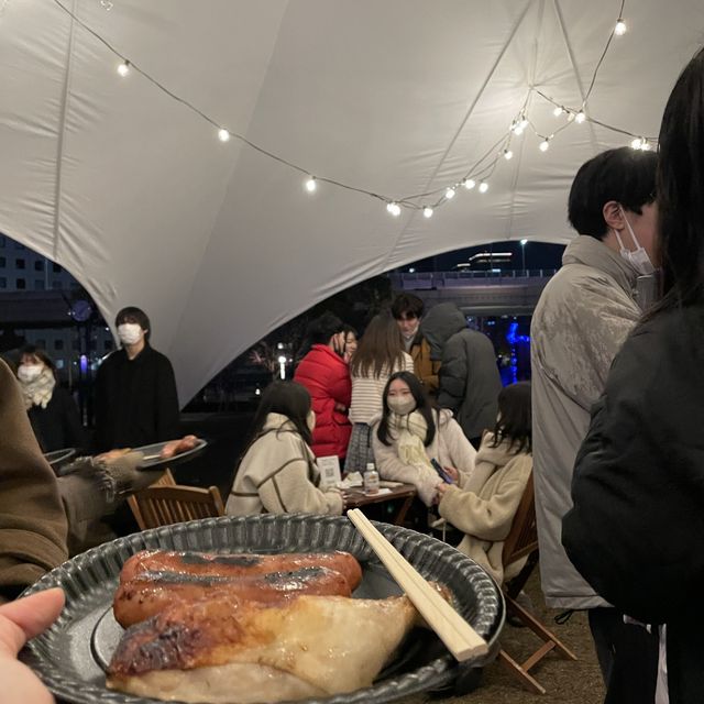 中之島のイルミネーション、クリスマスマーケット