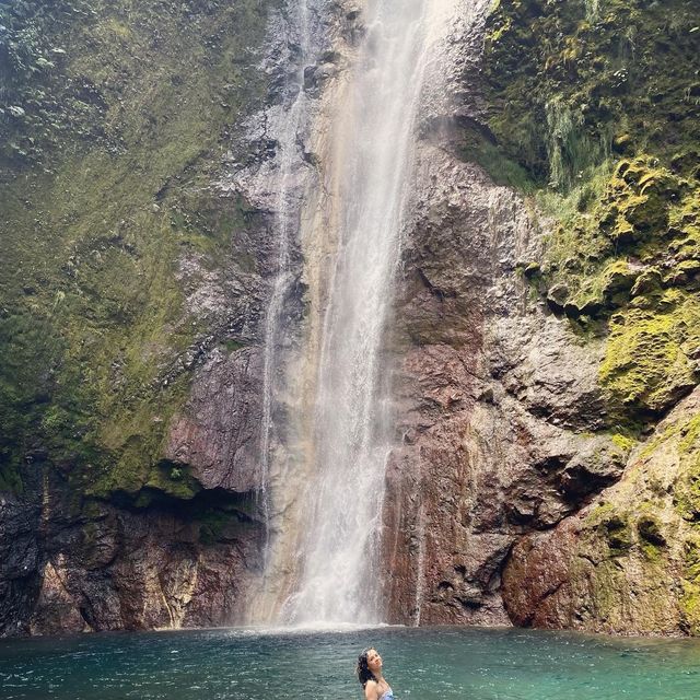 Enjoy the blue volcanic waterfalls 