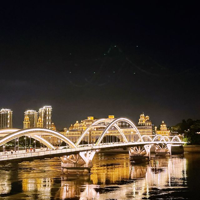 Minjiang River night tour Taijiang tourist