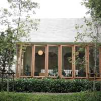 Canary Café & Restaurant. 
