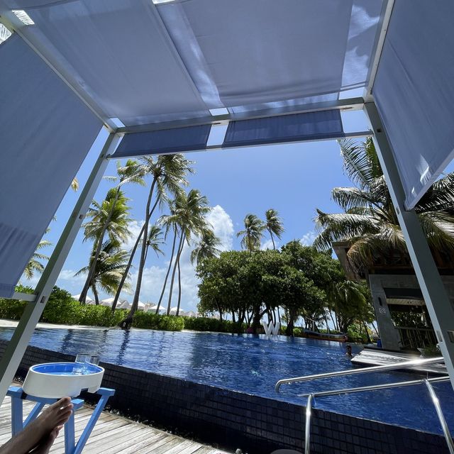W Maldives infinity pool