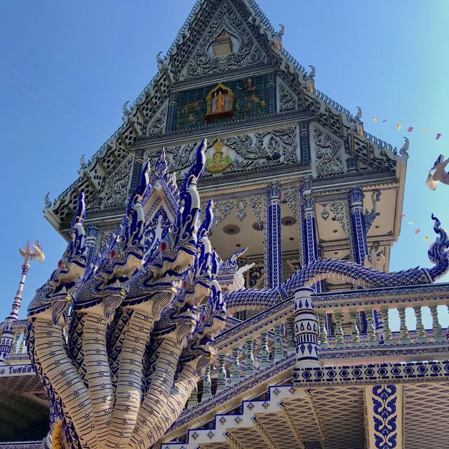 วัดปากน้ำแขมหนู…โบสถ์สีน้ำเงินขาว สวยสะดุดตามาก