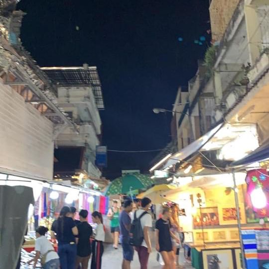 ป้าอ้วนบัวลอยมือถือ ร้านประจำพระเทพรัตนฯ