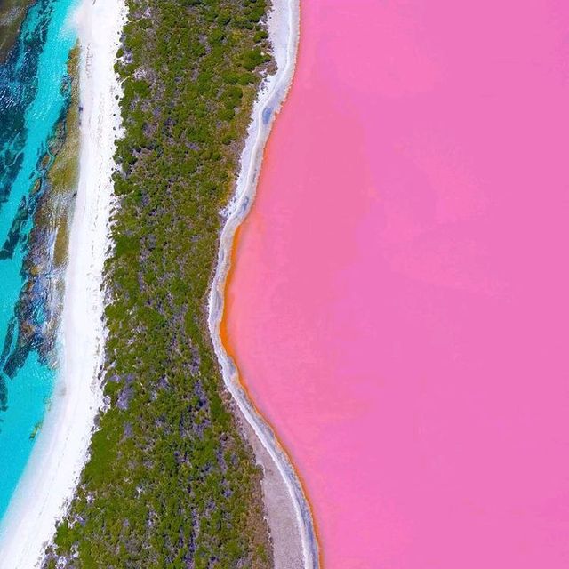 LAKE HILLIER, AUSTRALIA