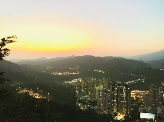 望夫石上遠眺沙田