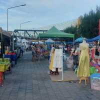 เดินทอดอารมณ์ตลาดริมน้ำ