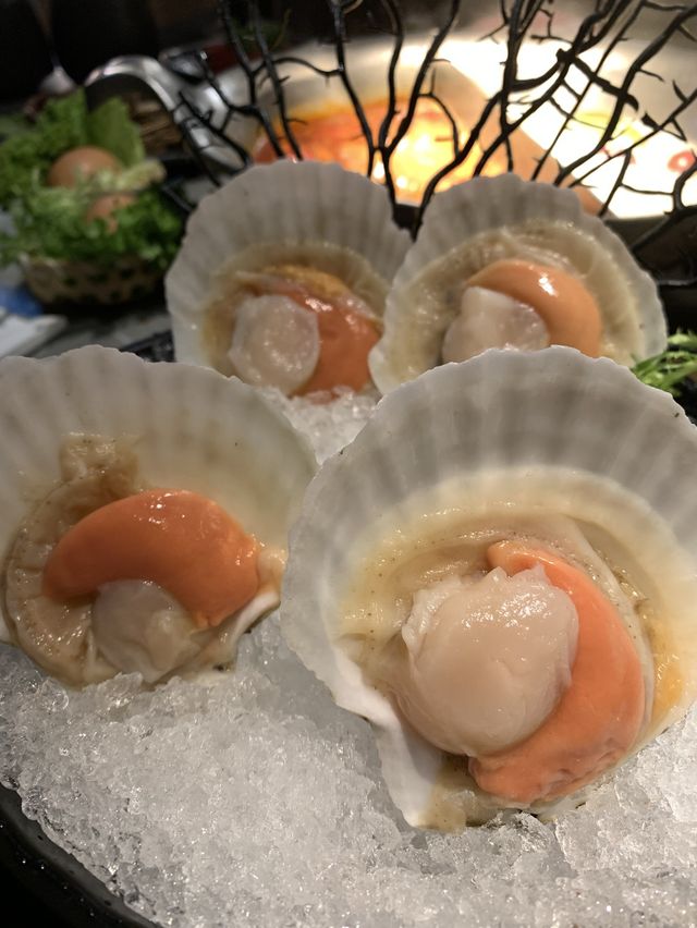【✨湊湊火鍋店🍲 可愛企鵝造型墨魚丸 任添鴨血豆腐😻 仲有夜市遊戲區😆】