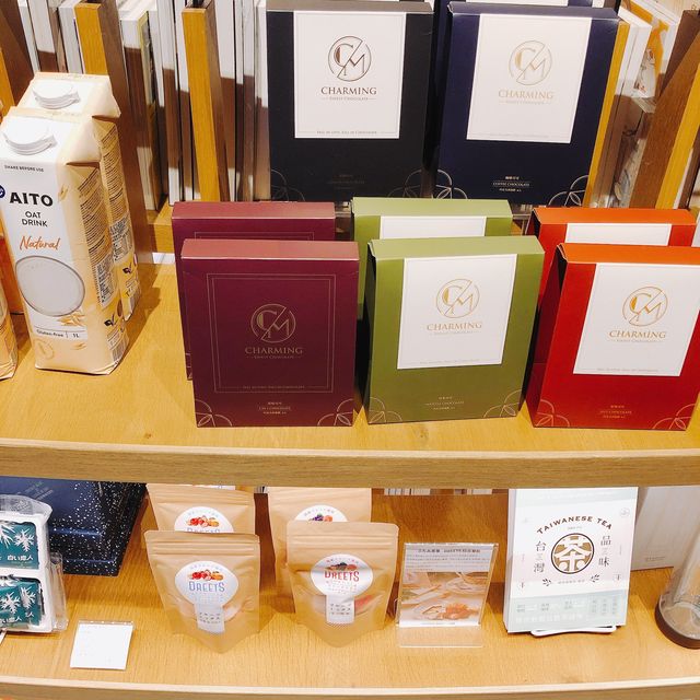 超壯觀的擺設🤩📚TSUTAYA BOOKSTORE 南港店