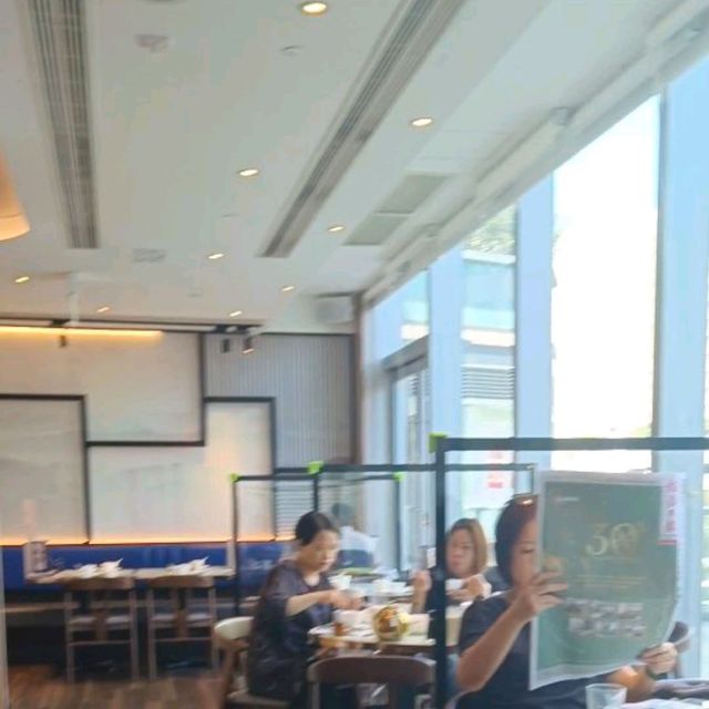 深水埗新商場 V WALK 和平飯店 , 午餐物超所值！