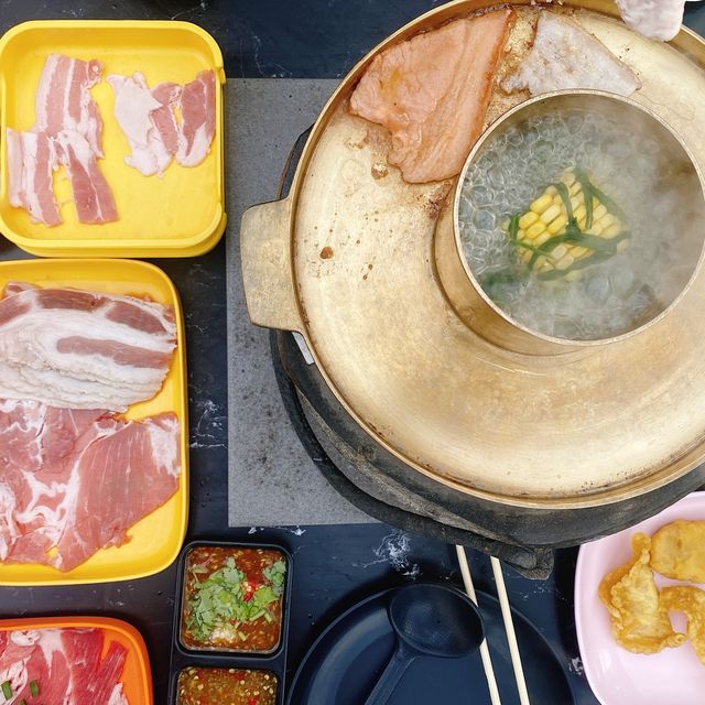 หมูกระทะวิวริมน้ำ
