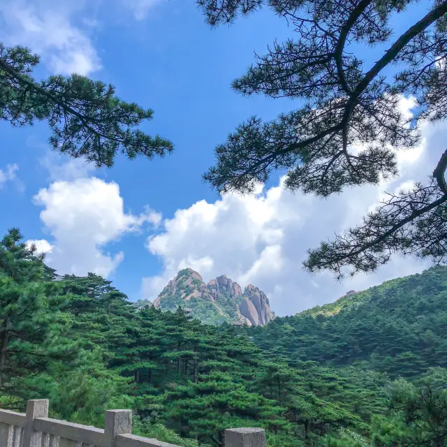 중국의 가장 아름다운산 '황산'