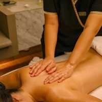 มานวดผ่อนคลาย ที่ Viva Jiva Spa