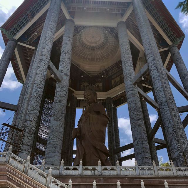 Visiting the temples in Penang