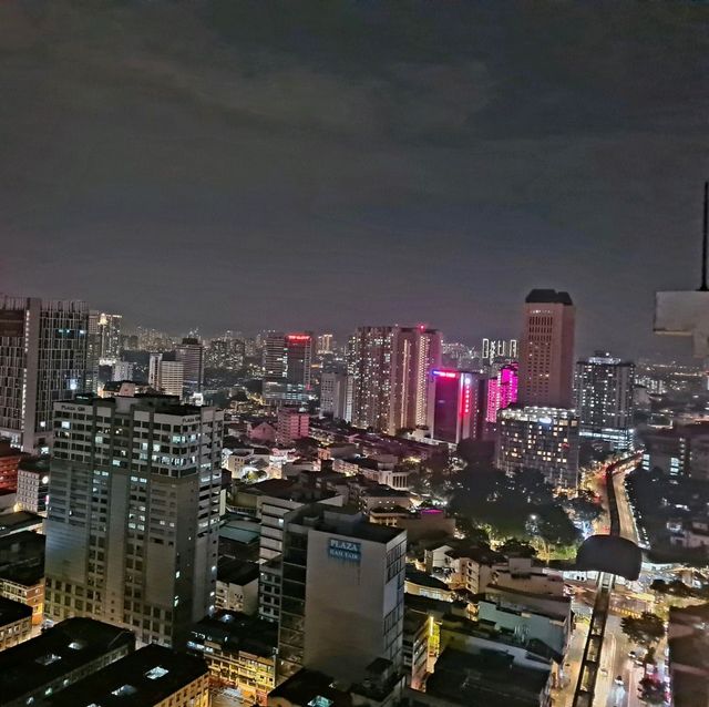 สีสันยามค่ำคืน @ Rooftop Hilton garden inn South 