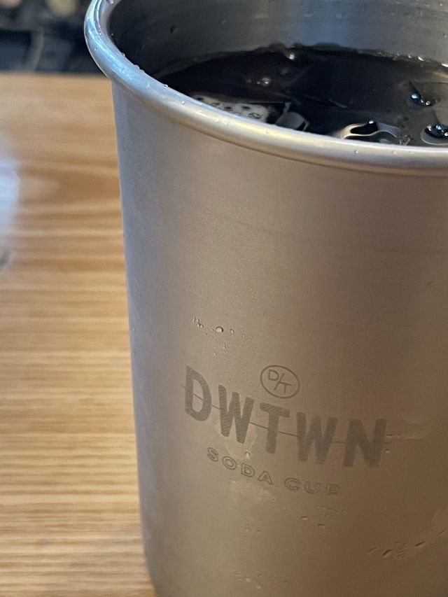 한 건물에서 해결하는 카페 & 식사 “한남 노티드 & 다운타우너”🍔🍩